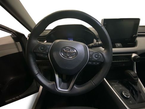 Used 2022 Toyota RAV4 XLE w/ Convenience Package AWD/4WD image 12