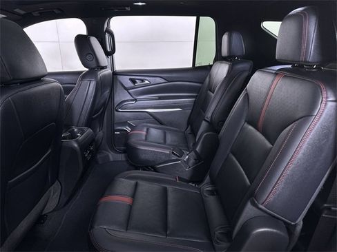 Used 2024 Chevrolet Traverse RS image 26