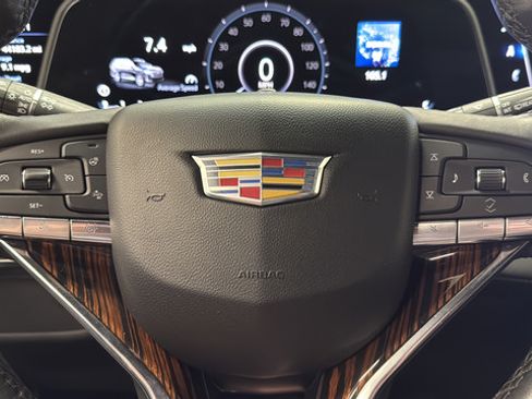 Used 2023 Cadillac Escalade ESV Premium Luxury AWD/4WD image 16