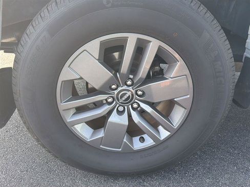Used 2025 Nissan Frontier SV RWD image 10
