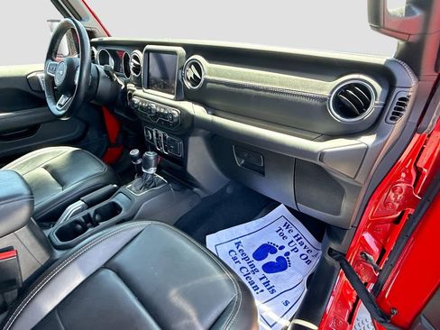 Used 2022 Jeep Wrangler Unlimited Sahara w/ Cold Weather Group image 32