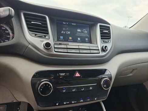 Used 2018 Hyundai Tucson SEL FWD image 12