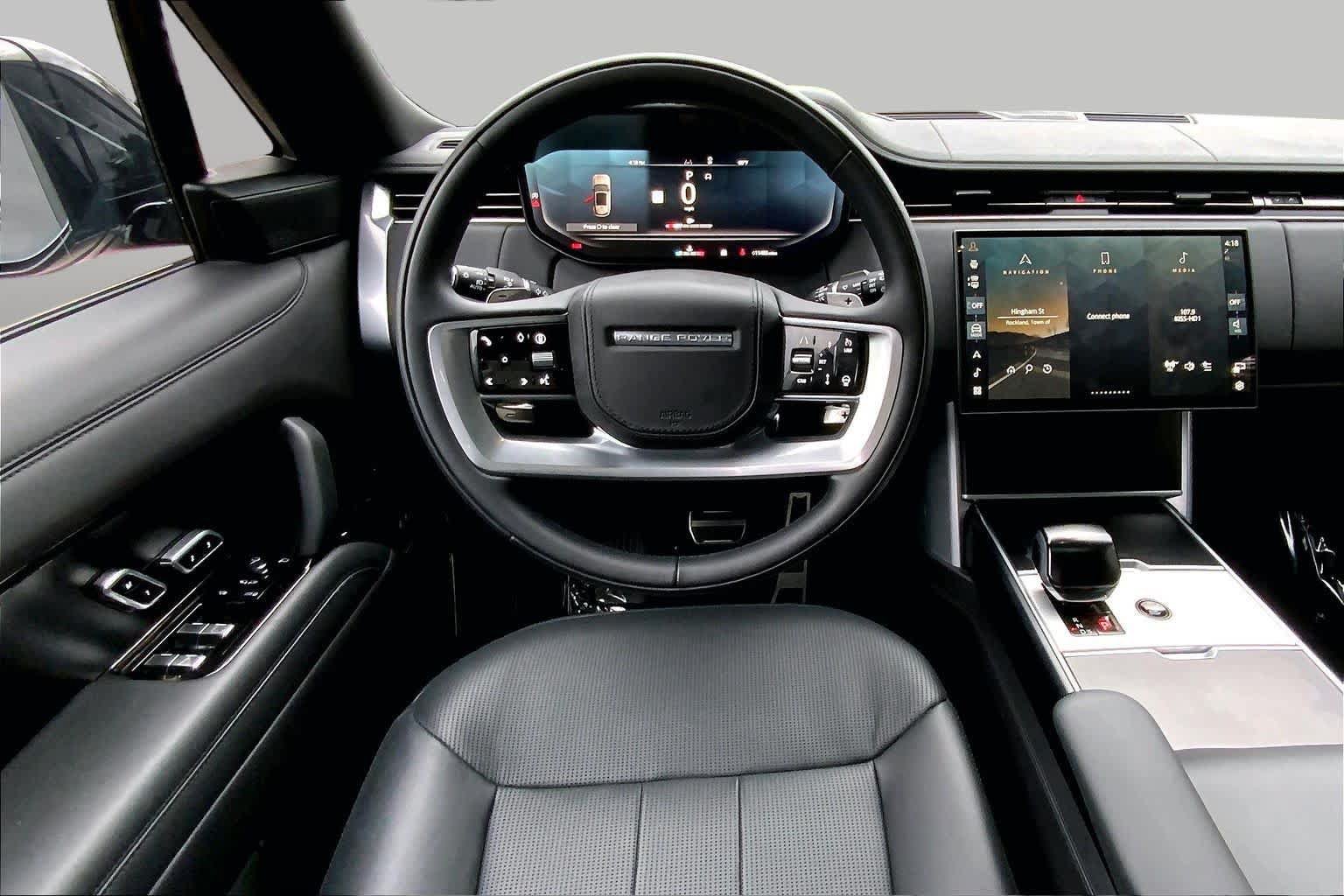 Used 2025 Land Rover Range Rover SV AWD/4WD image 6