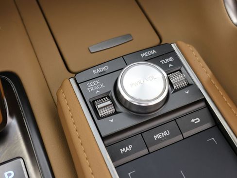 Used 2022 Lexus LC 500 Convertible w/ Touring Package RWD image 31