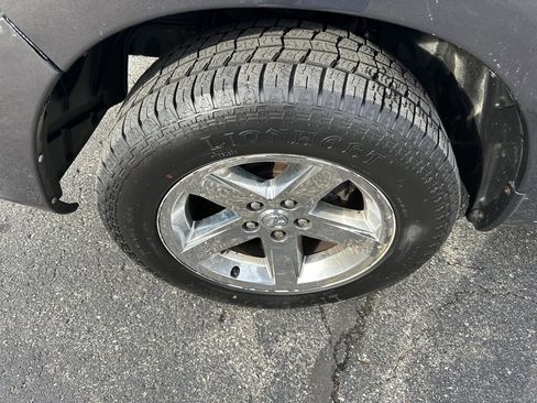 Used 2014 RAM 1500 Express image 16