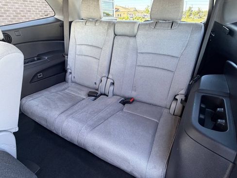 Used 2019 Honda Pilot LX image 29