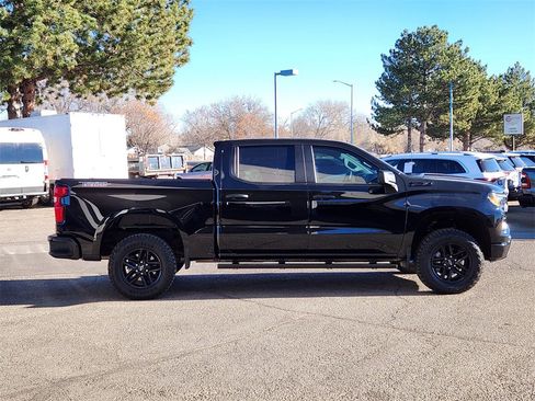 Used 2024 Chevrolet Silverado 1500 Custom Trail Boss w/ LPO, Dark Essentials Package image 2