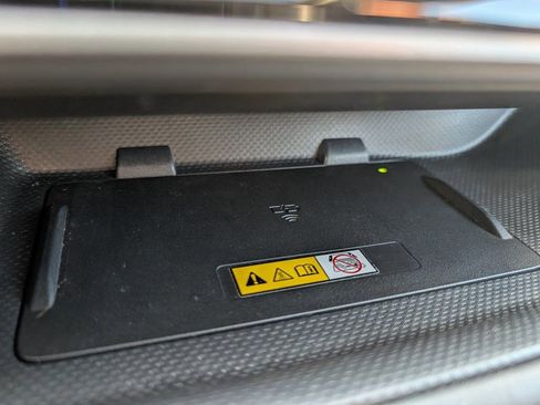 Used 2023 Toyota Highlander XLE image 25