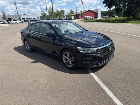 Used 2020 Volkswagen Jetta R-Line FWD image 3