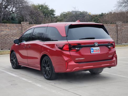 Certified 2025 Honda Odyssey Sport-L image 8