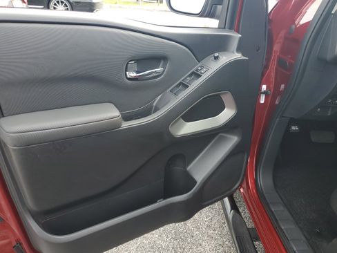 Certified 2022 Nissan Frontier SV image 10