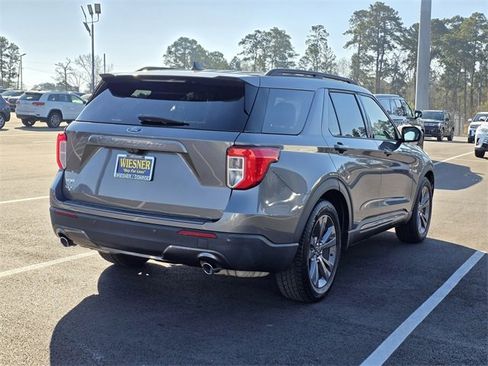 Used 2021 Ford Explorer XLT w/ Equipment Group 202A image 8