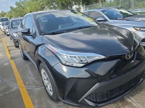 Used 2020 Toyota C-HR LE FWD image 1
