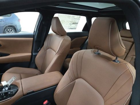 New 2025 Toyota Crown Signia image 20