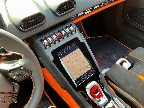 Used 2024 Lamborghini Huracan Tecnica image 7