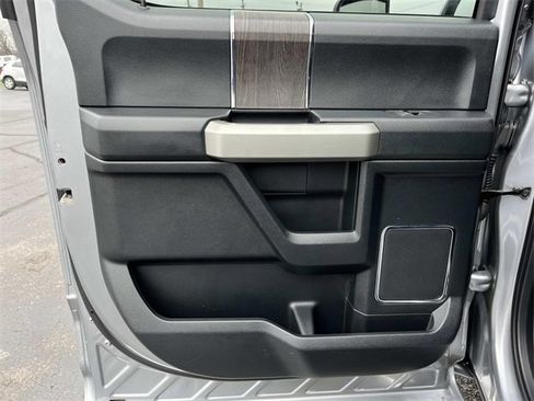 Used 2020 Ford F250 Lariat w/ Chrome Package image 22