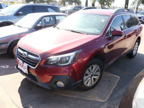 Used 2019 Subaru Outback 2.5i Premium image 3