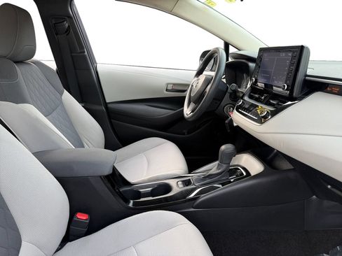 Used 2022 Toyota Corolla LE FWD image 15