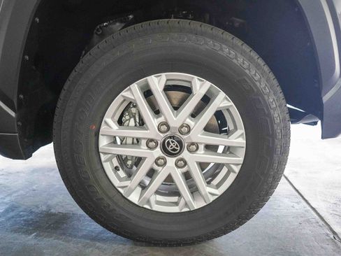 New 2026 Toyota Tundra SR5 w/ SR5 Convenience Package RWD image 10