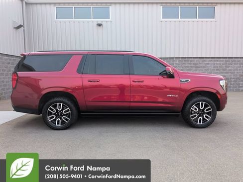 Used 2023 GMC Yukon XL AT4 w/ AT4 Premium Plus Package AWD/4WD image 2