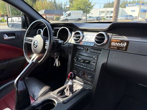 Used 2009 Ford Mustang Shelby GT500 RWD image 32