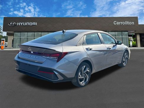 New 2025 Hyundai Elantra Sport image 5