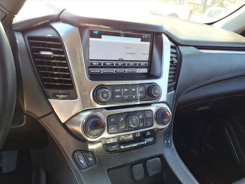 Used 2019 Chevrolet Suburban LT image 19