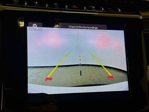 Used 2023 Jeep Grand Cherokee L Laredo image 22