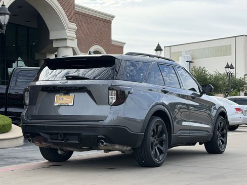 Certified 2023 Ford Explorer ST-Line w/ Class IV Trailer Tow Package RWD image 4