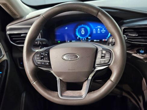 Used 2020 Ford Explorer Platinum image 27