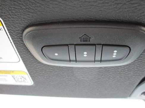 Used 2025 Jeep Wrangler Sahara image 52