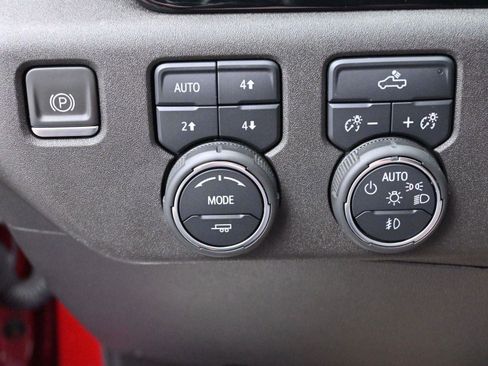 Used 2023 Chevrolet Silverado 1500 RST AWD/4WD image 19