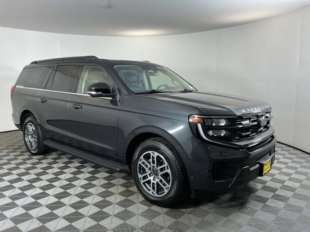 Used 2025 Ford Expedition Max Active AWD/4WD image 3