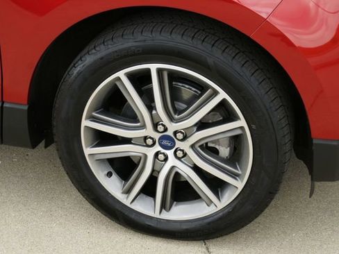 Certified 2022 Ford Edge Titanium w/ Class II Trailer Tow Package image 8