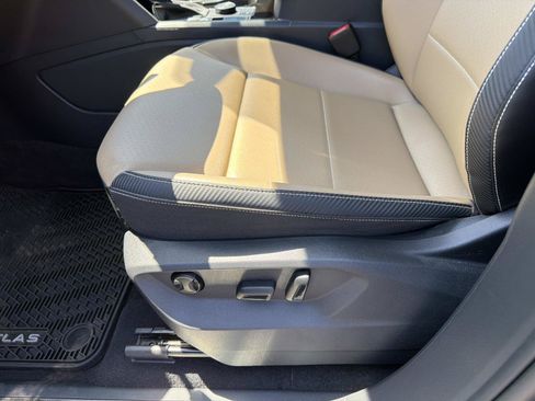 Certified 2022 Volkswagen Atlas Cross Sport SE w/ Black Wheel Package AWD/4WD image 16