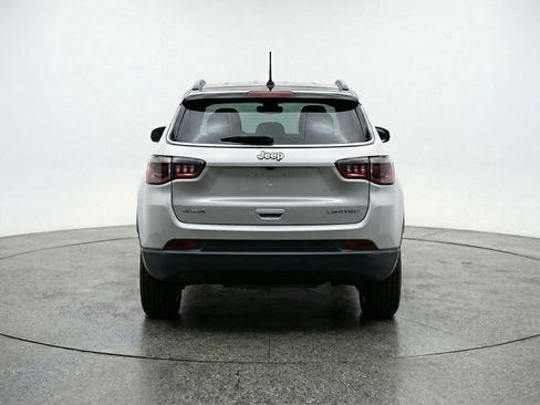 Used 2025 Jeep Compass Limited AWD/4WD image 7