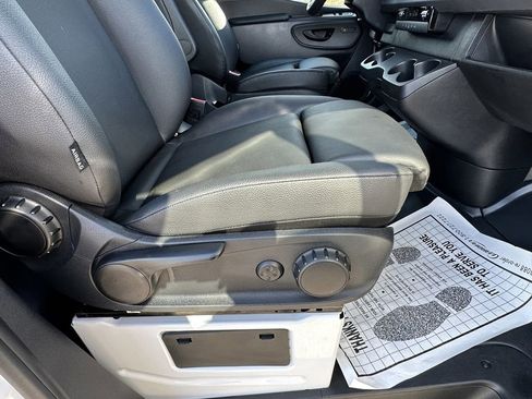 Used 2024 Mercedes-Benz Sprinter 2500 image 16