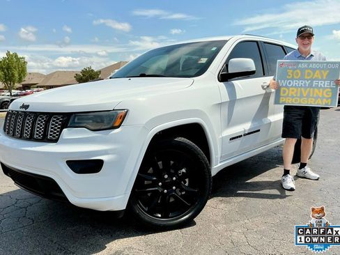 Used 2021 Jeep Grand Cherokee Laredo X image 1