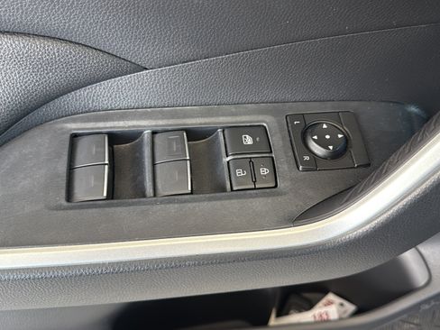 Used 2022 Toyota RAV4 SE AWD/4WD image 11