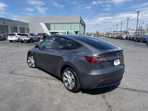 Used 2020 Tesla Model Y Long Range image 6