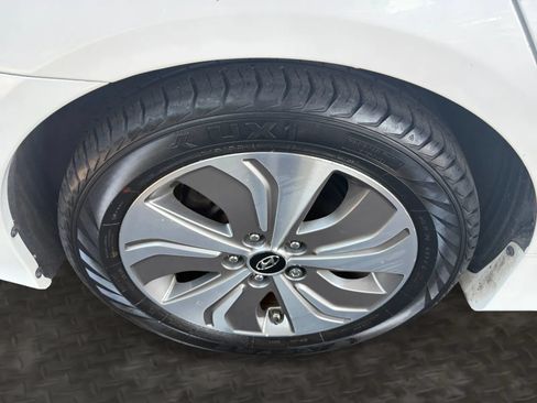 Used 2015 Hyundai Sonata Limited w/ Option Group 02 FWD image 40