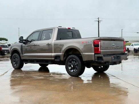 Used 2023 Ford F250 Lariat w/ Sport Appearance Package AWD/4WD image 5