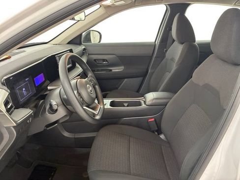 Used 2025 Nissan Kicks S FWD image 12