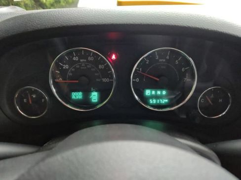 Used 2017 Jeep Wrangler Sport w/ Connectivity Group AWD/4WD image 10