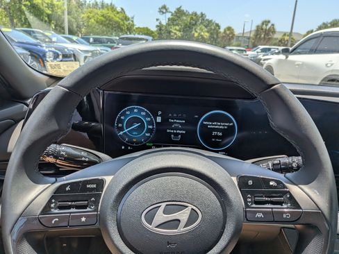Used 2025 Hyundai Elantra SEL FWD image 26