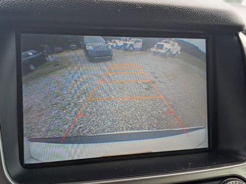 Used 2015 Chevrolet Suburban LTZ image 16