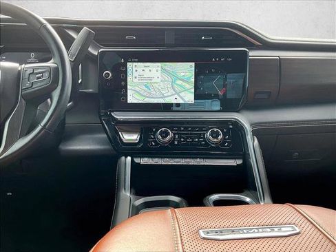 Used 2024 GMC Sierra 3500 Denali Ultimate image 8