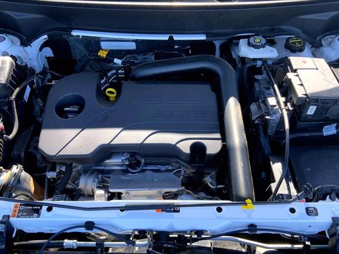 Used 2024 GMC Terrain SLT AWD/4WD image 32