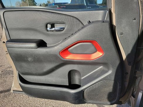 Used 2024 Nissan Frontier PRO-4X w/ Technology Package image 11