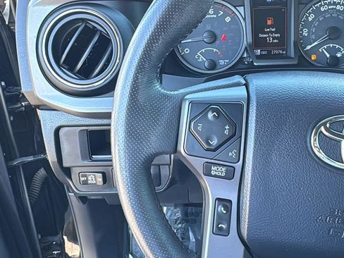 Used 2019 Toyota Tacoma TRD Off-Road image 16